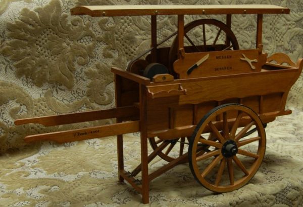 Miniatuur scharrensliep Heeffer, Karrenmuseum Essen